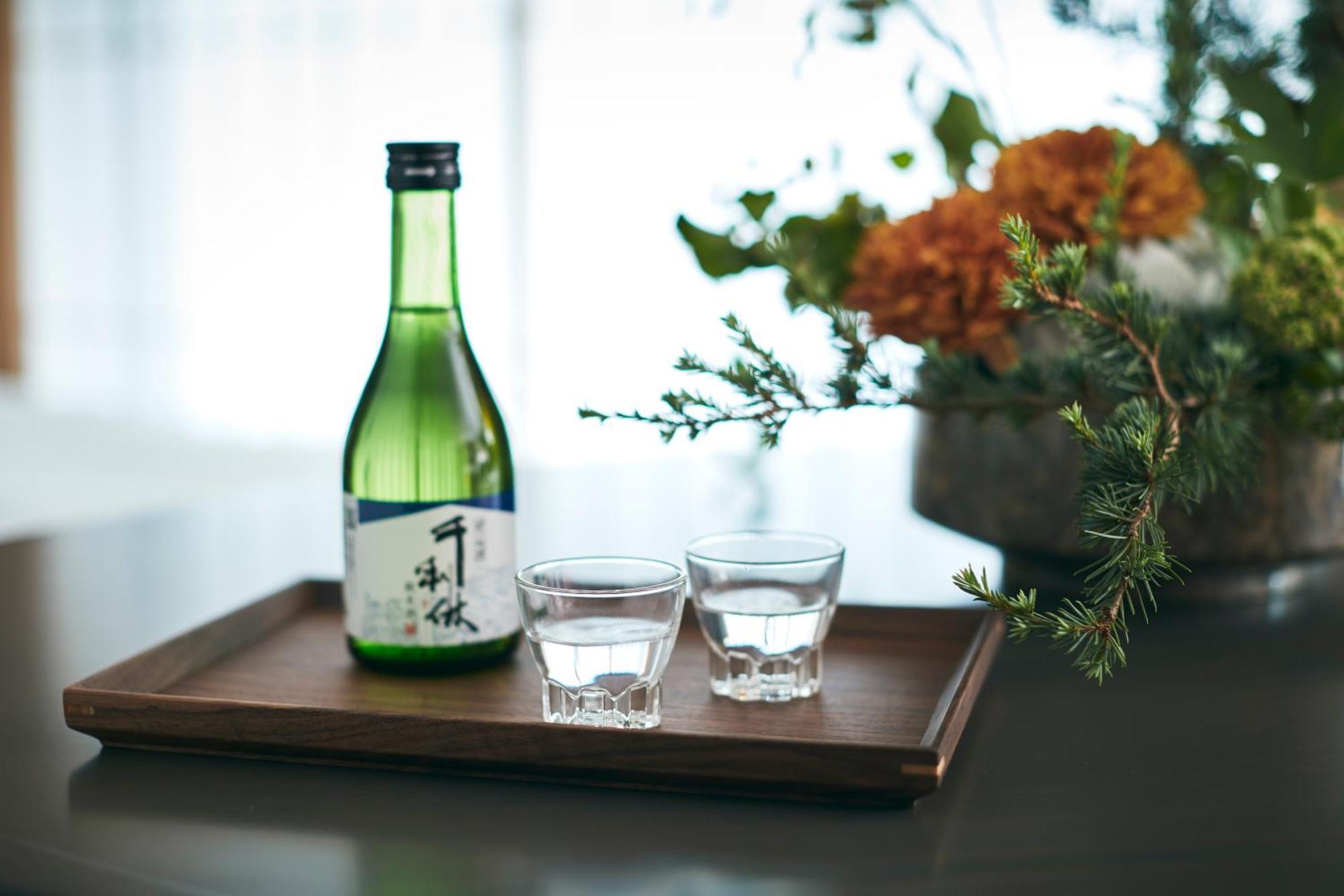 Hotel New Otani Osaka Luaran gambar A bottle of soju