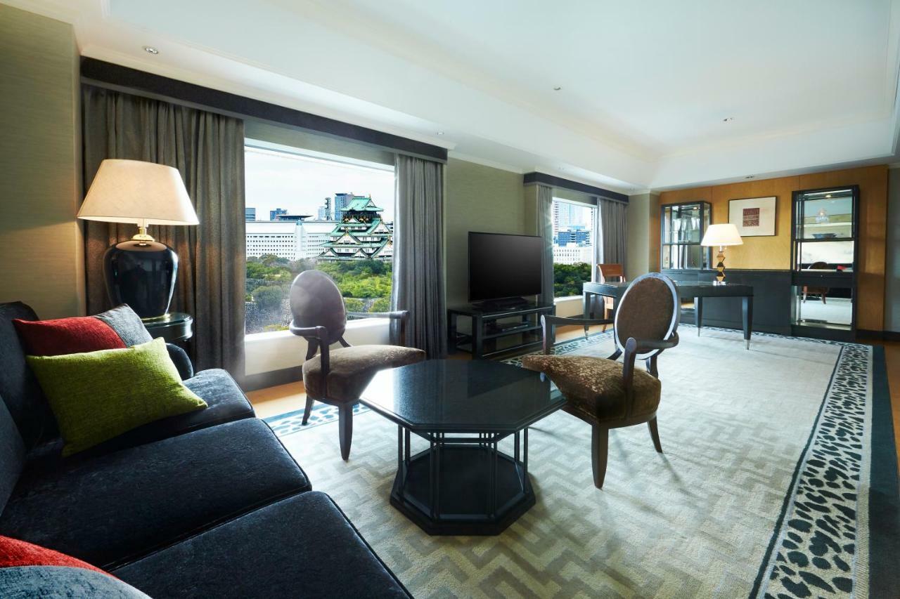 Hotel New Otani Osaka Luaran gambar A suite at the hotel
