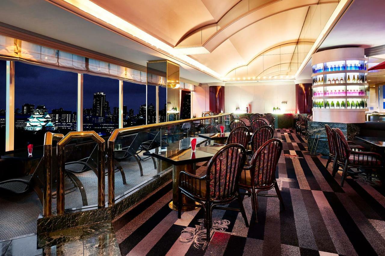 Hotel New Otani Osaka Luaran gambar The bar at the 39th floor