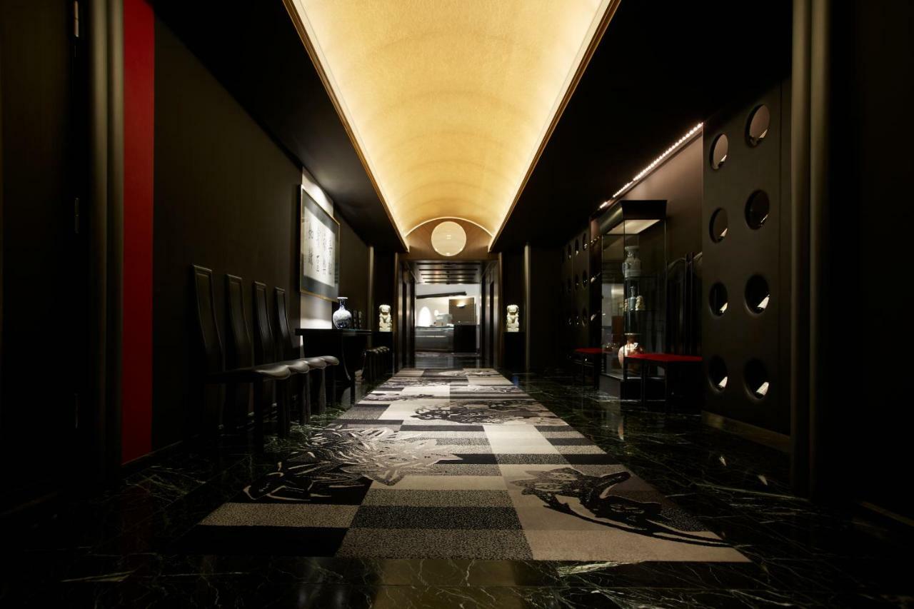 Hotel New Otani Osaka Luaran gambar The interior of the hotel